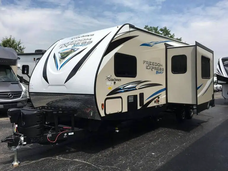 The 6 Best Fifth Wheel Toy Haulers For Full Time Living In 2021 Fifth ...