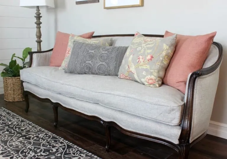 Best Fabric To Reupholster A Couch – Commutter